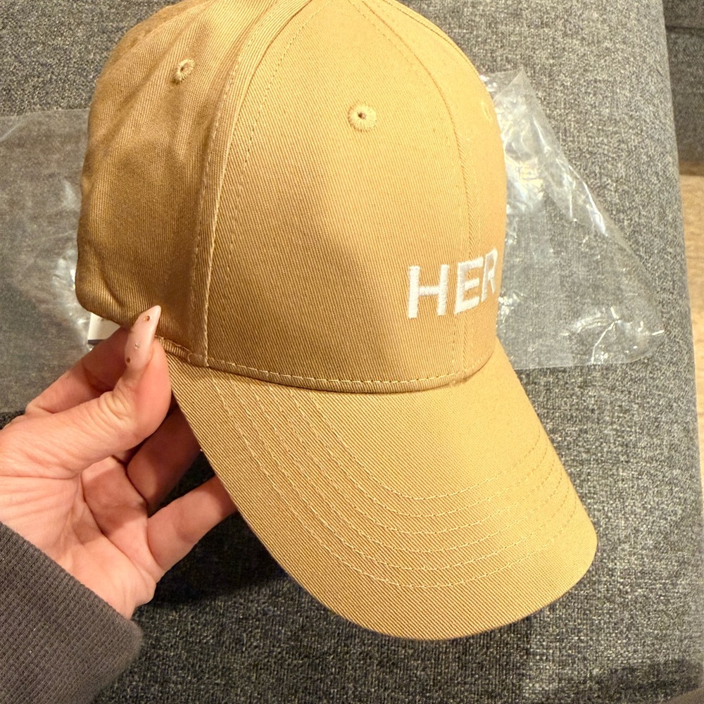 Burberry- Tan Baseball Cap with HER Embroidery - Picture 5 of 5